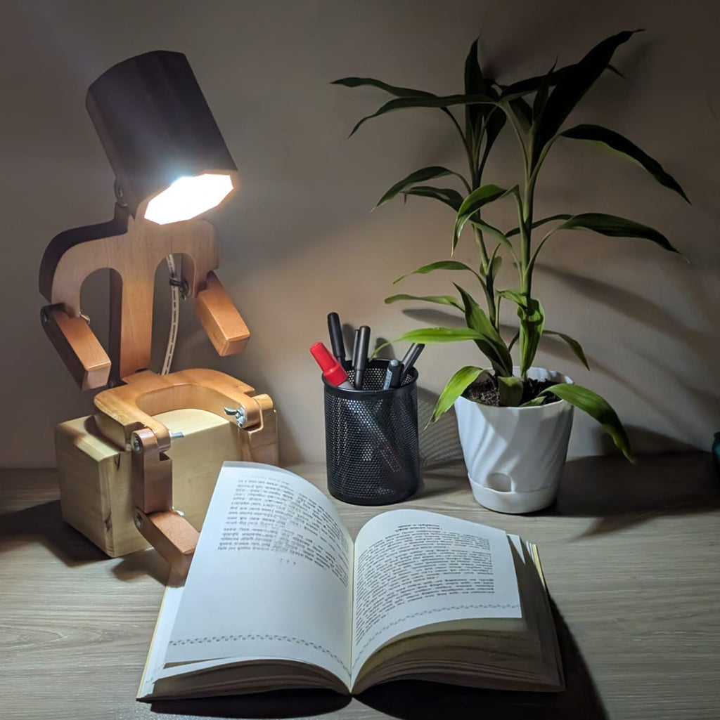 Sitting Robot Lamp